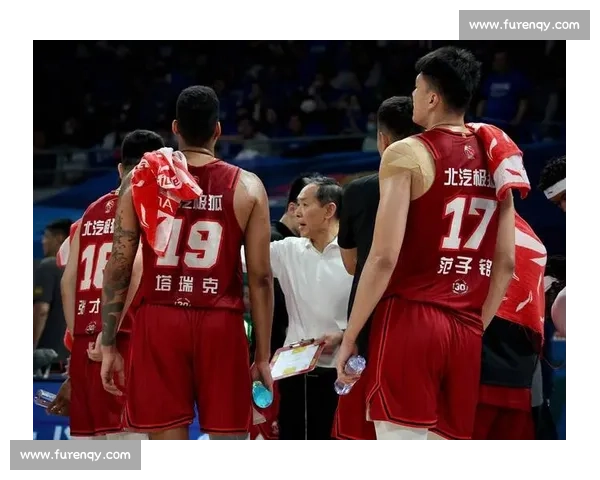 昨日篮球大战精彩回顾 球员表现突出比分紧张刺激 谁能笑到最后引人瞩目 昨日篮球大战精彩回顾 球员表现突出比分紧张刺激 谁能笑到最后引人瞩目