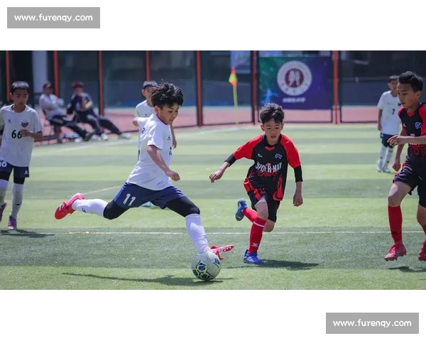 足球赛事极速更新全程直播，让你掌握每一秒精彩瞬间 - 副本 (2)